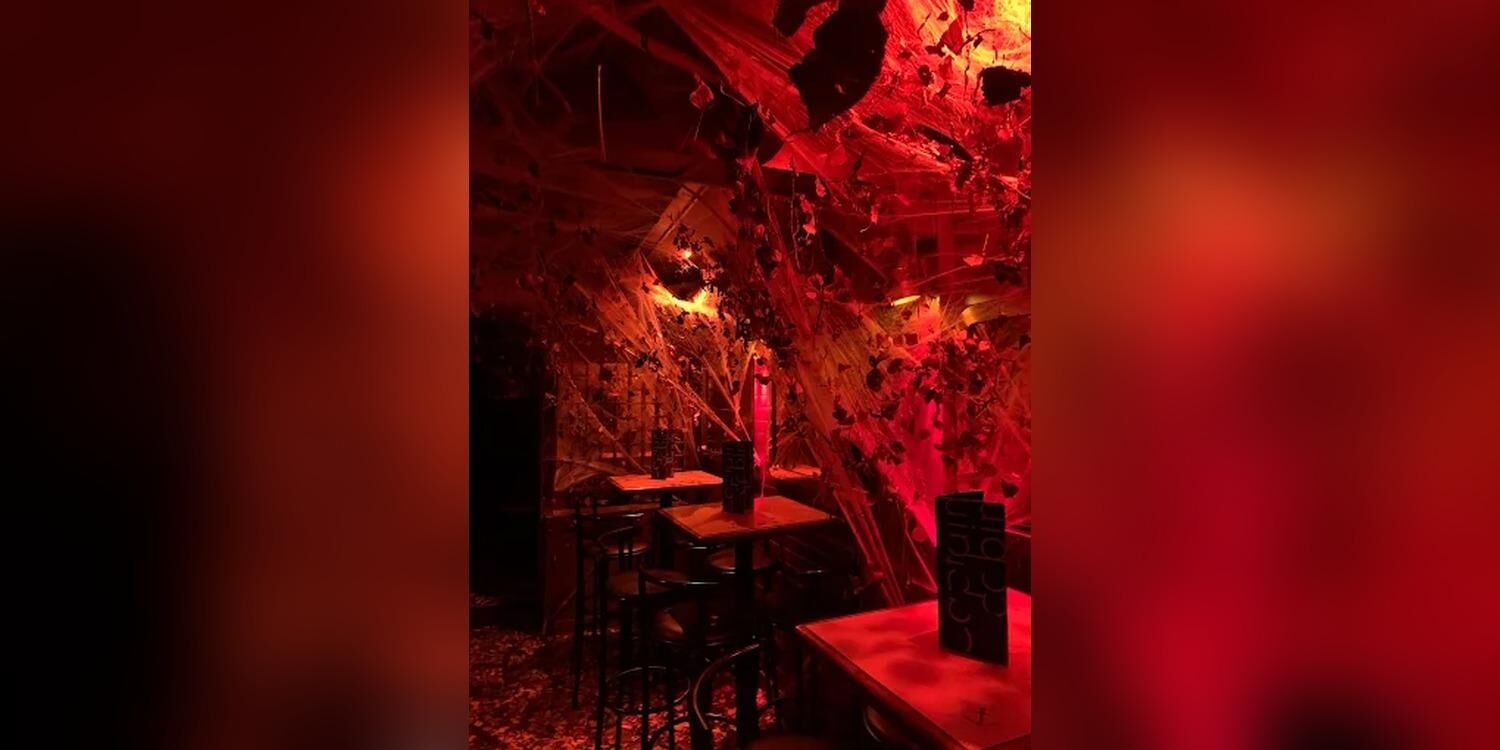 Captain's Cabin, bar