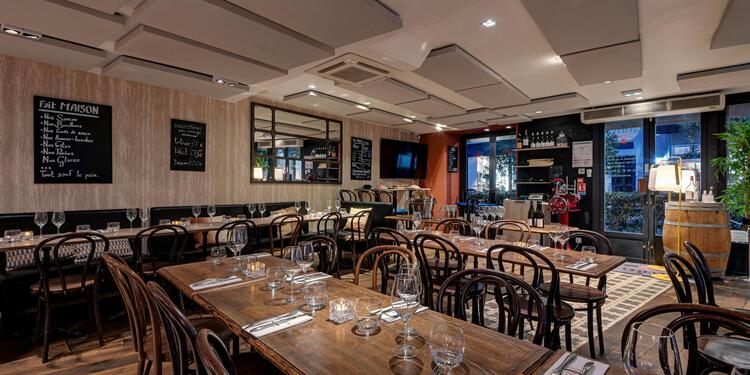 Neuilly's, restaurant