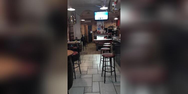 Au Bout d'la Rue, bar