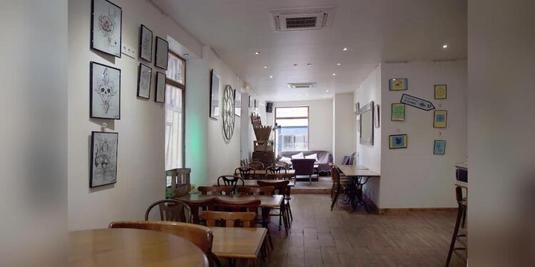 Les Cabaretiers, bar