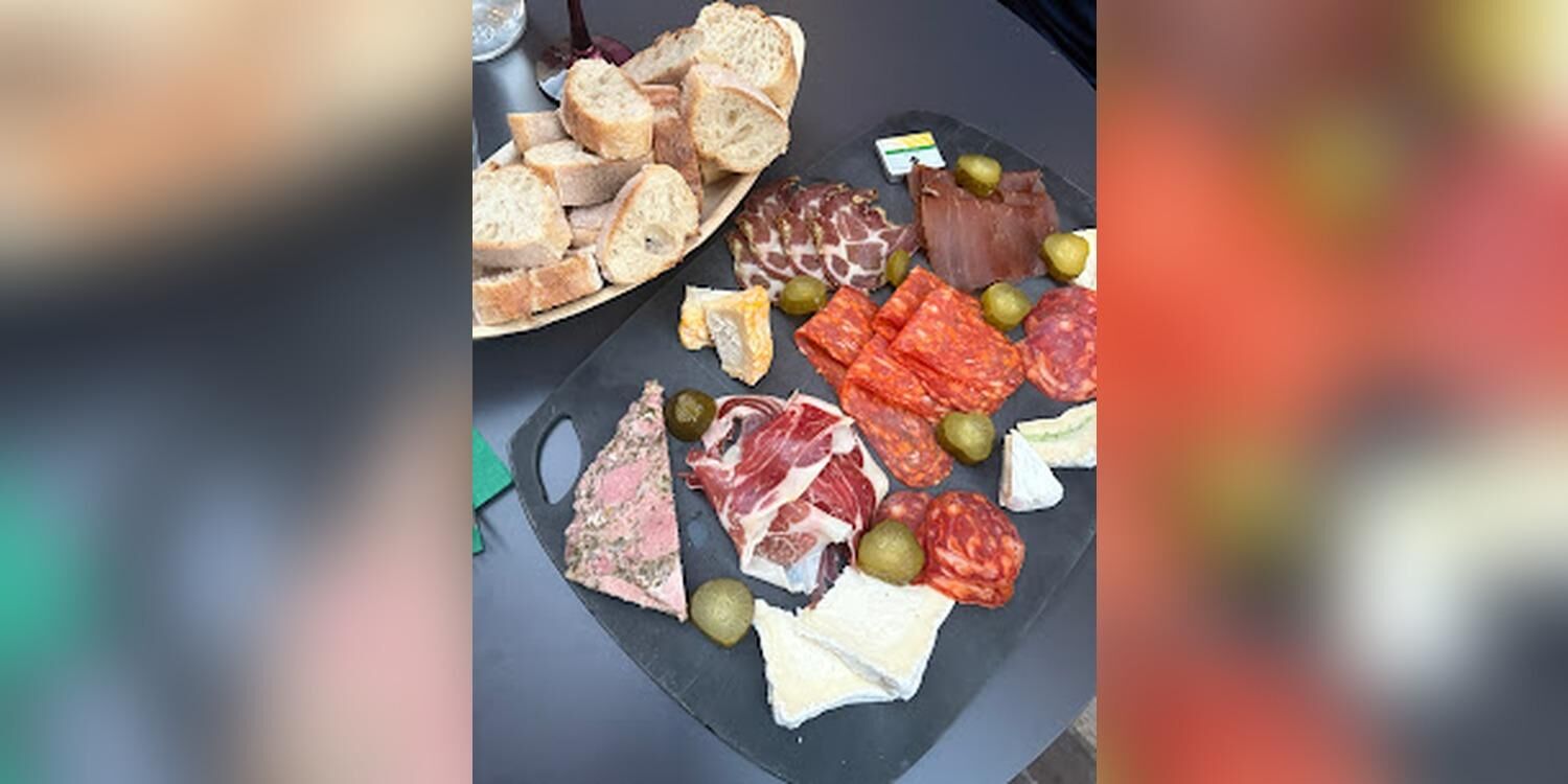 Les Caves Du Port, bar