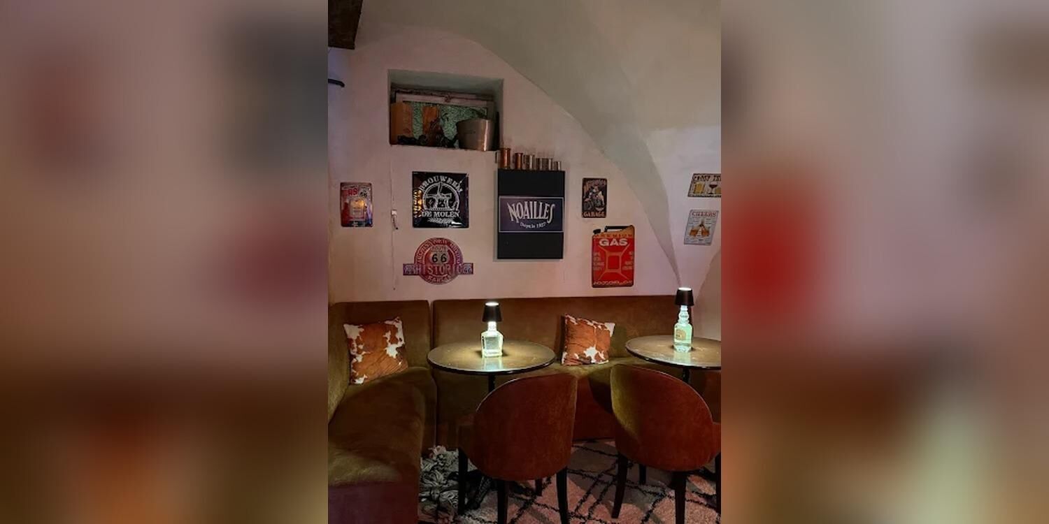 Les Caves Du Port, bar
