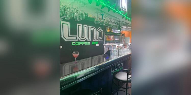 Luna coffe bar, bar