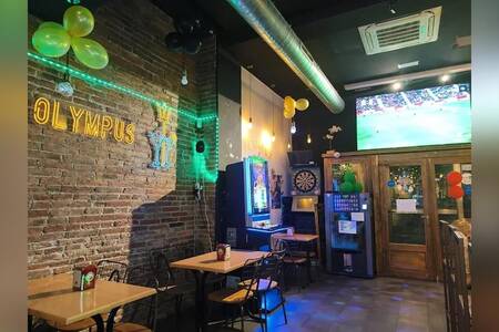 Cafetería & Coctelería Olympus, Bar Barcelona La Sagrera #0