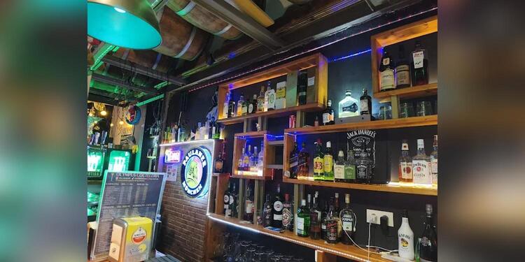 Cafetería & Coctelería Olympus, bar