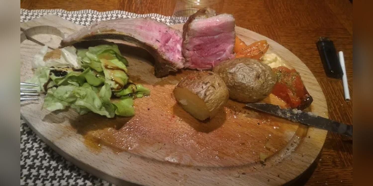 Le Clou et quelques Vices, bar