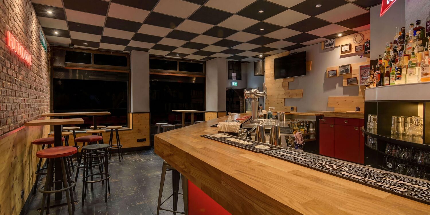 Hot Rod Café, bar