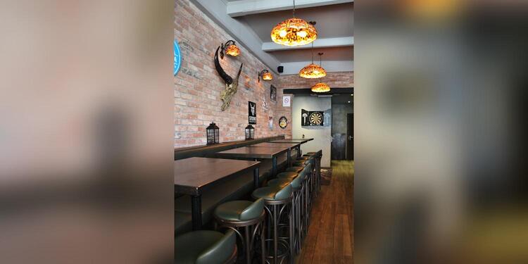 LUCKY YOU SALOON, bar