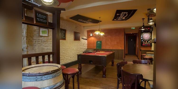 The Barbarian's Pub, bar