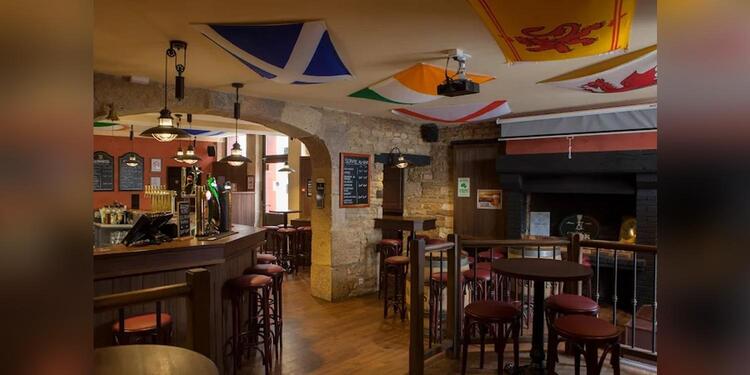 The Barbarian's Pub, bar