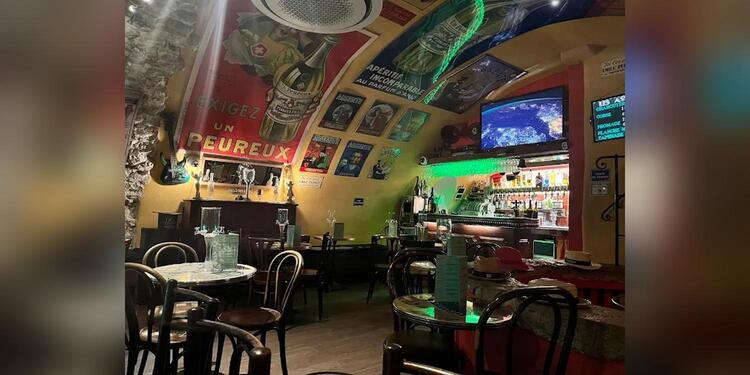 Absinthe bar, bar