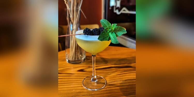 La Fée Torchette, bar