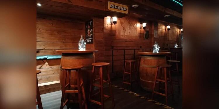 Jolly Roger, bar