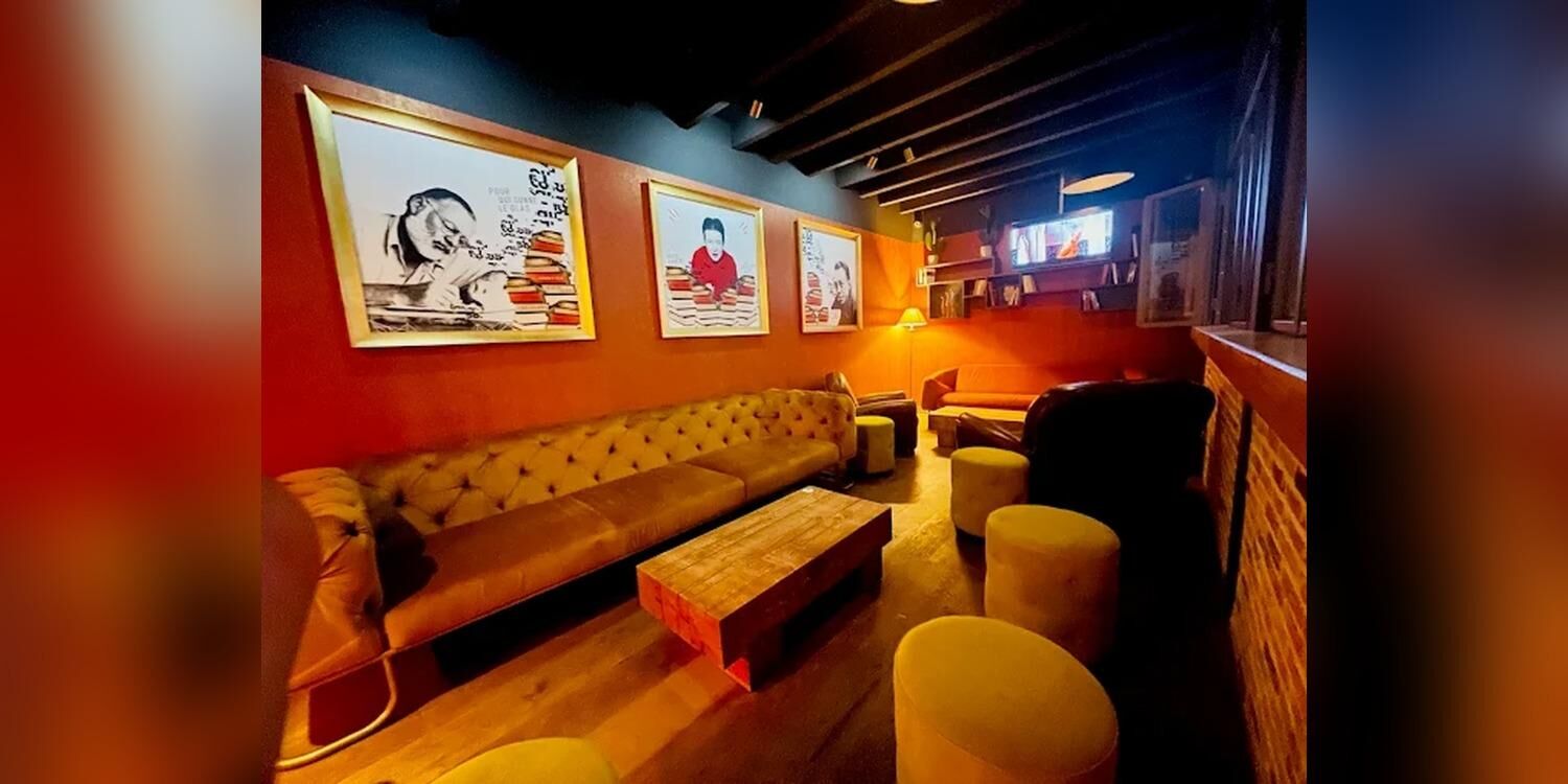 Une Folle Epoque, bar