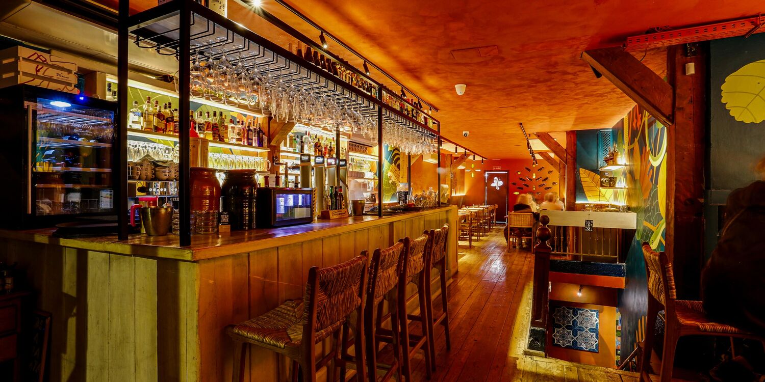 La Mulata Latina Plaza, bar