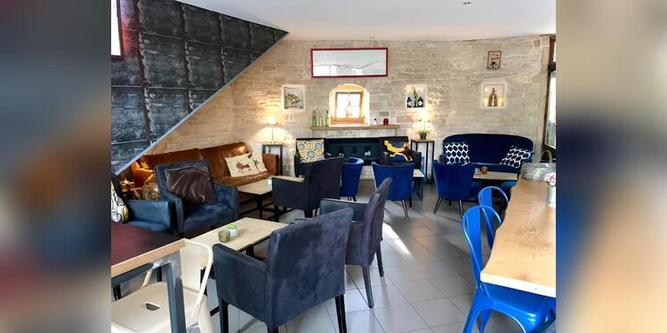 Publican Mister Brown, bar