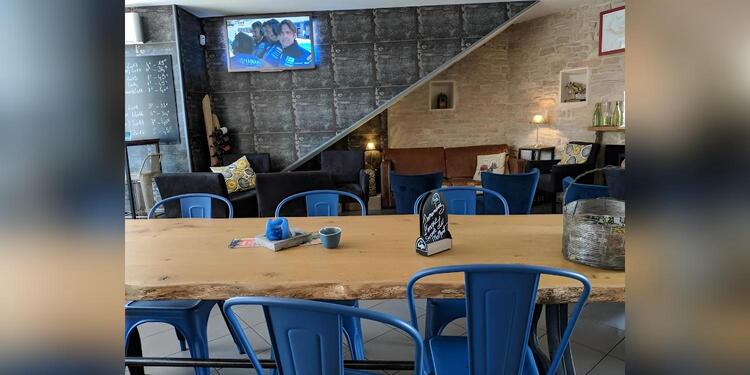 Publican Mister Brown, bar