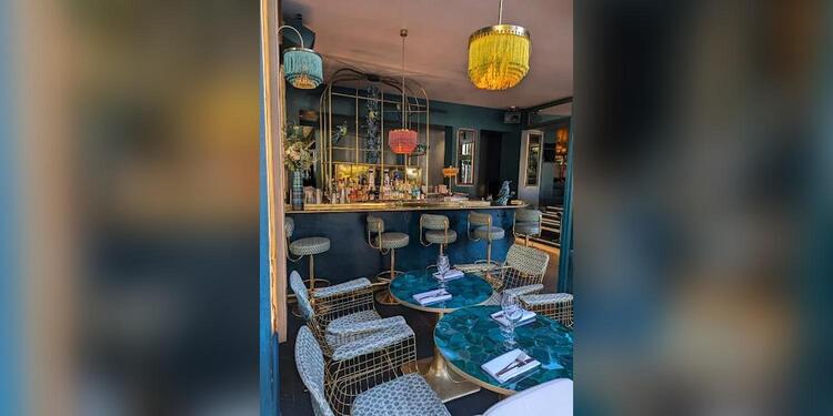 Mon Square Restaurant, restaurant