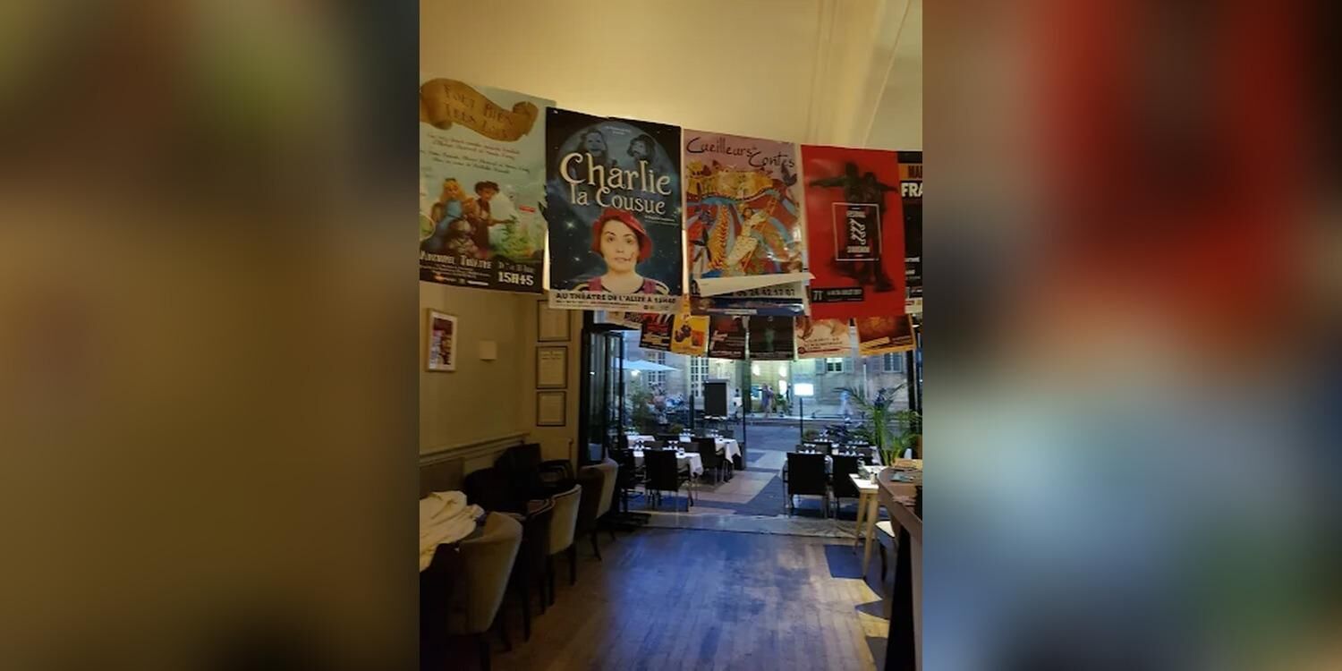 Lotus Café, restaurant