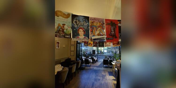 Lotus Café, restaurant