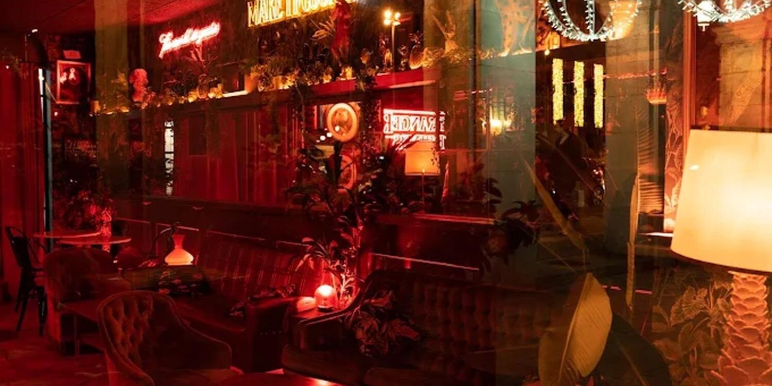 Strange Cocktail Bar, bar