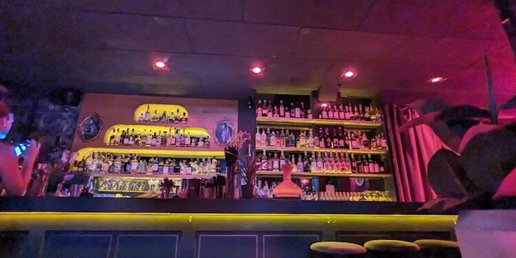 Strange Cocktail Bar, bar