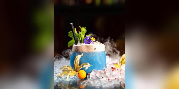 Strange Cocktail Bar, bar