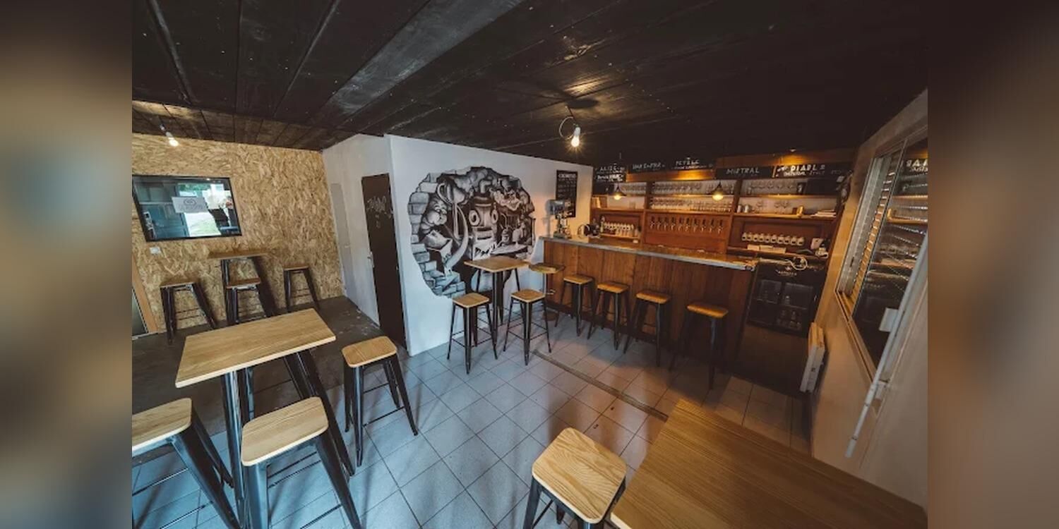 AERoFAB Microbrasserie, bar