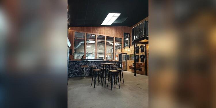 AERoFAB Microbrasserie, bar