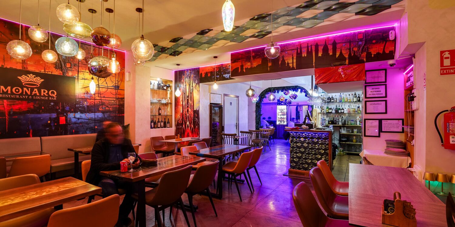 MONARQ Tapas & Grill  Barceloneta, bar