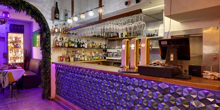 MONARQ Tapas & Grill  Barceloneta, bar