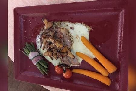 La Ruche, Bar Tours  #0