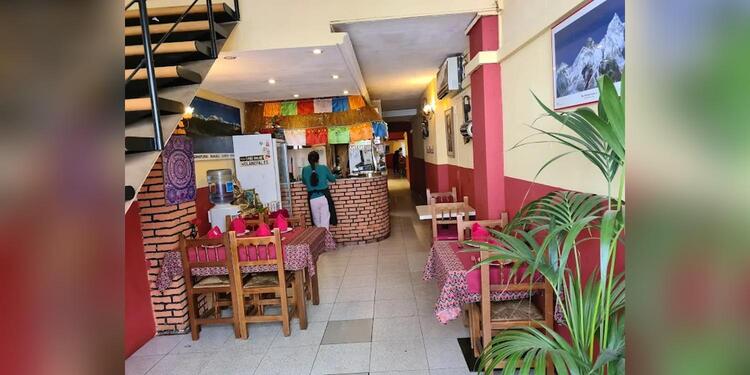 Hola Nepal Restaurant, restaurant