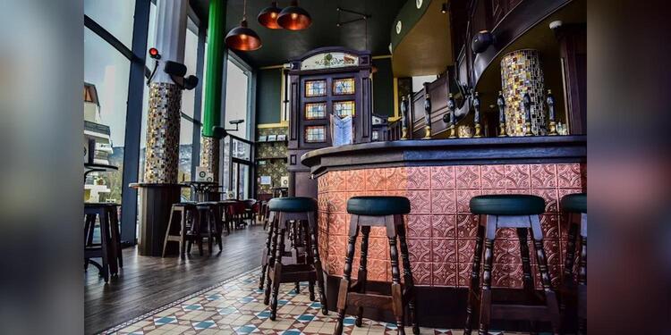 Crazy Clock Annecy, restaurant