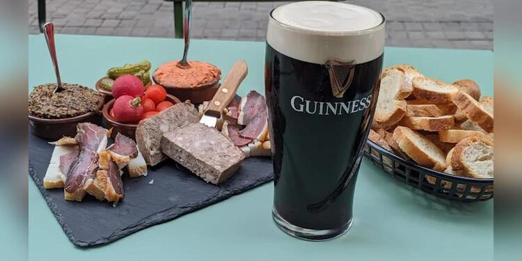 Le Guet à Pintes, bar