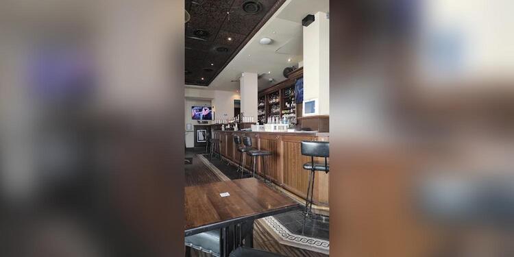 Ma Nolan's Irish Pub, Cannes, bar