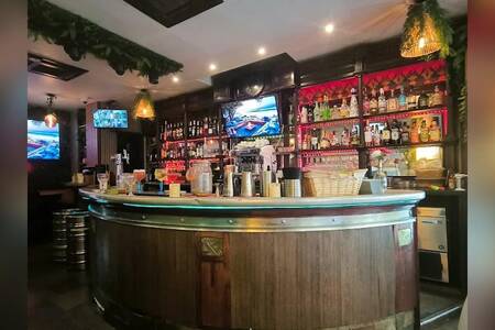 Le p?tit local, Bar Cannes Le Suquet #0