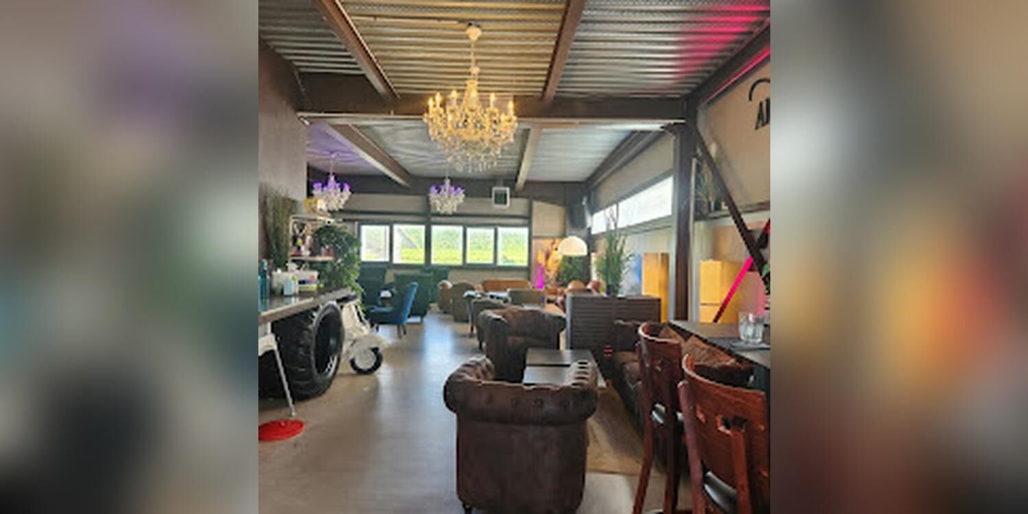 MO CAFE Brest - Monument Café, restaurant