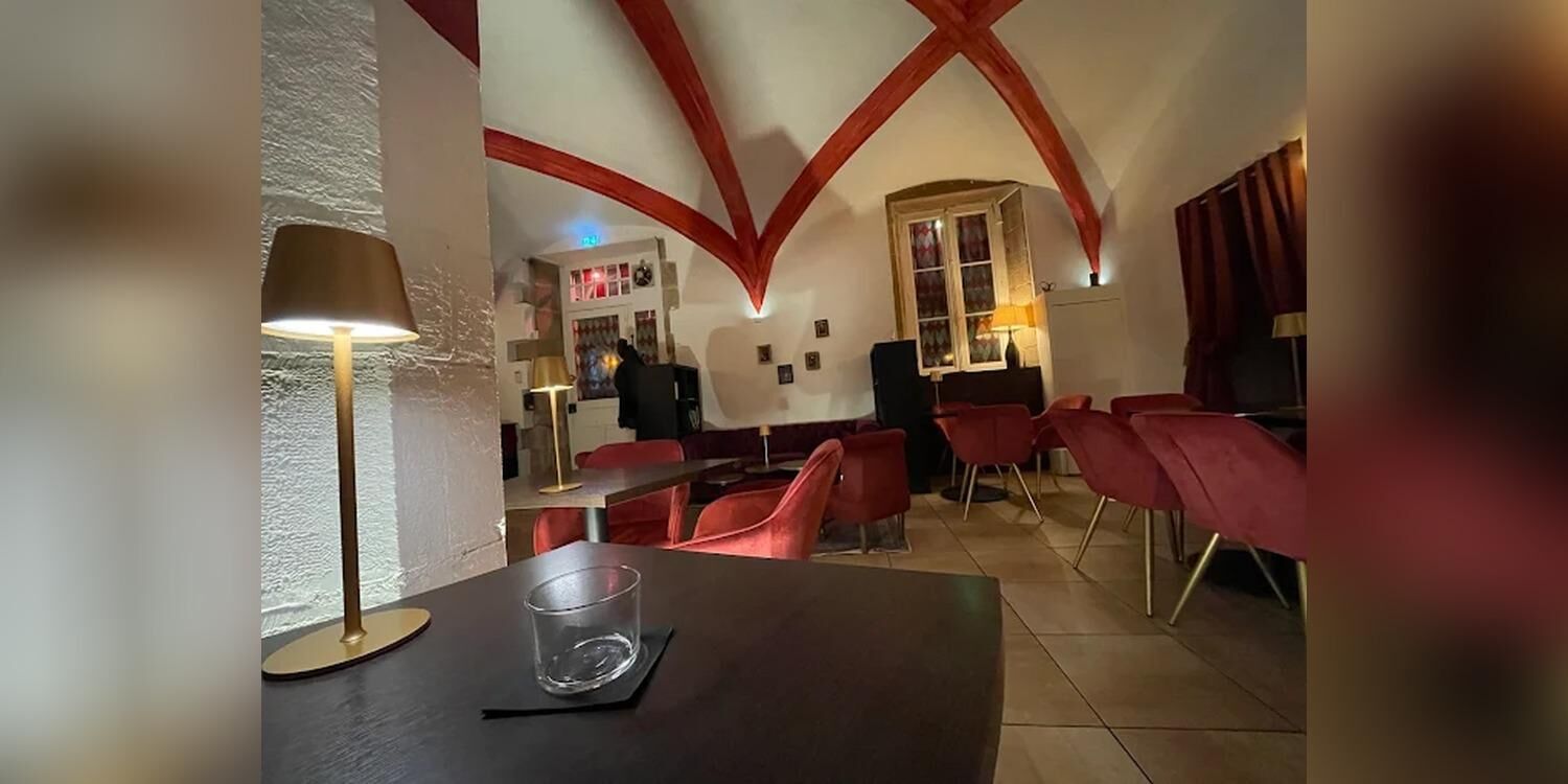 Le Chat Qui Fume, bar