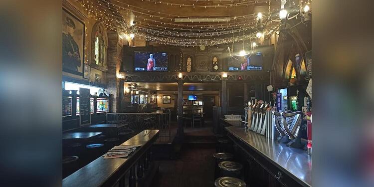 O'Collins's Irish Pub, bar