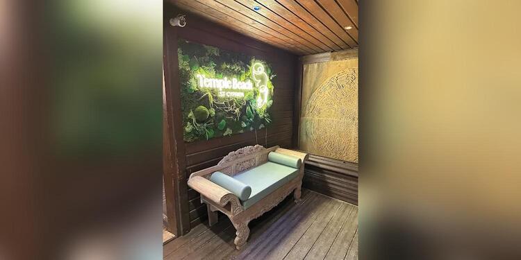 Temple beach, restaurant