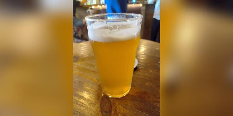 The Mermaid Tavern, bar