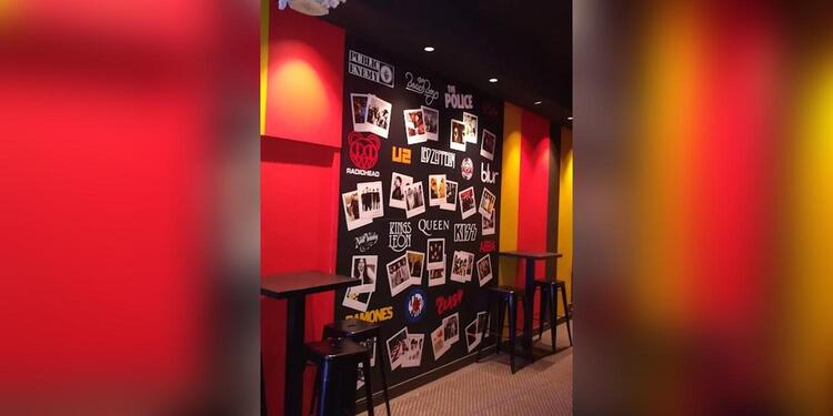 The Children of Rock, bar