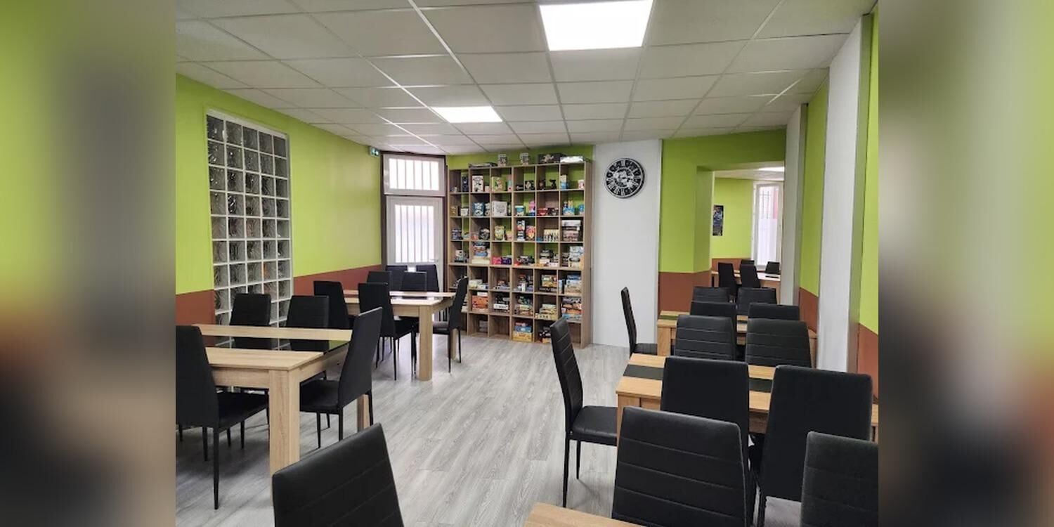 Tact-Tic: le bar à jeux, bar