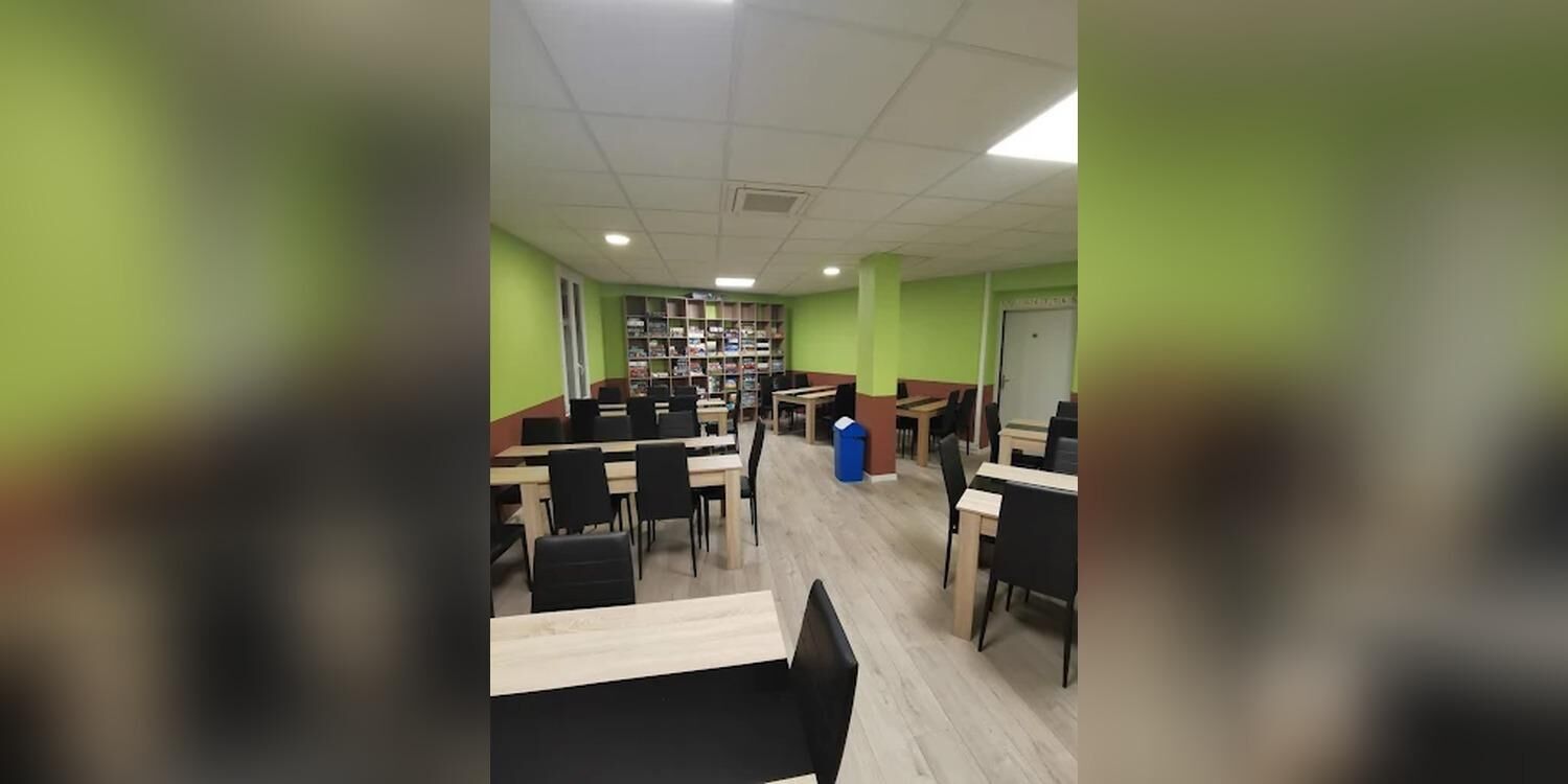 Tact-Tic: le bar à jeux, bar