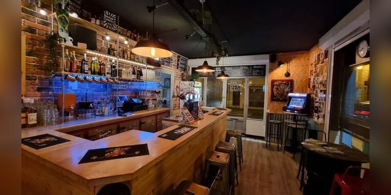 LES BEAUX GOSSES, bar