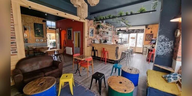 LES BEAUX GOSSES, bar