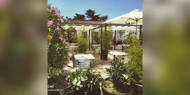 L'Émeraude Bar & Lounge, bar