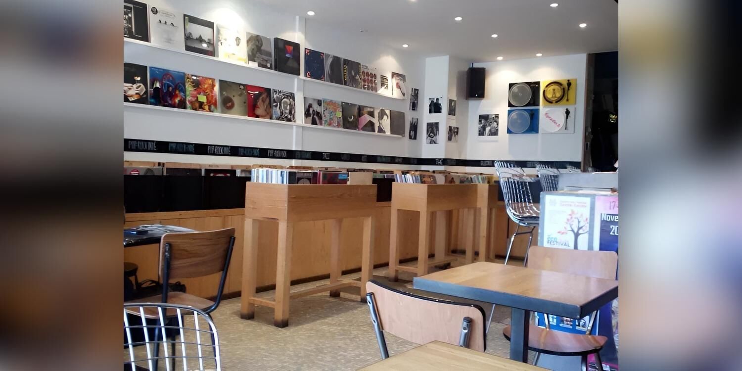 The Message Bar Disquaire, bar