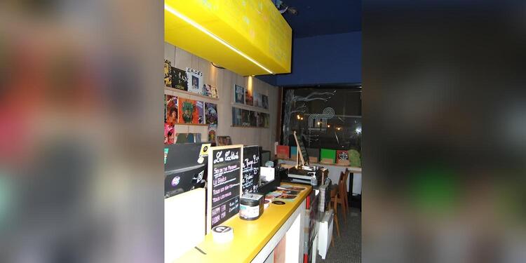 The Message Bar Disquaire, bar